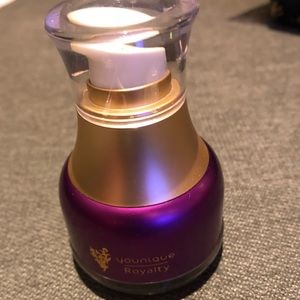 Younique Royalty Instant Lifting Serum